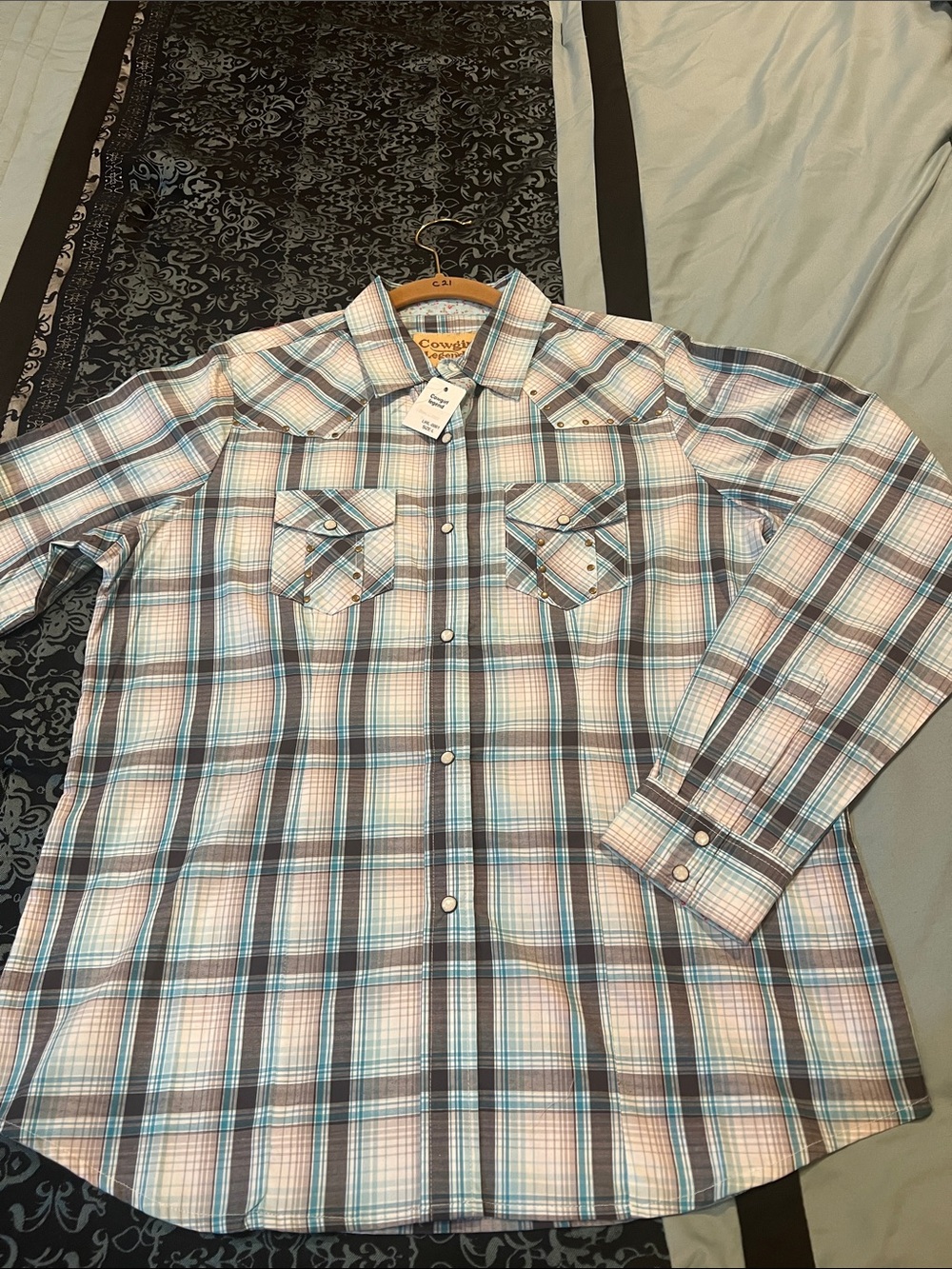 Cowgirl Legend Cut Women’s Plaid Button-Down Shirt - White & Blue